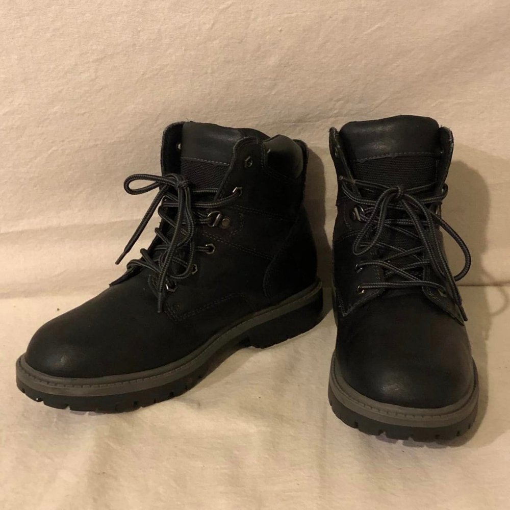 Size 6M Boy's Stone Canyon Black Lace Up Outdoor Black Boots 6.5" Tall  All Man